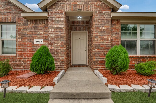4063 Passage Wy in Lancaster, TX - Building Photo - Building Photo