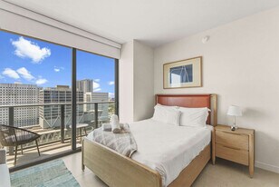 11 NE 6th St, Unit SI FL22-ID1380027P in Miami, FL - Building Photo