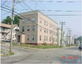 176 Oak St in Lewiston, ME - Building Photo - Building Photo