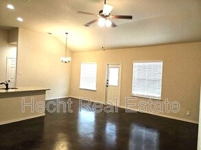 222 Stacy Ln in Canyon Lake, TX - Building Photo - Building Photo