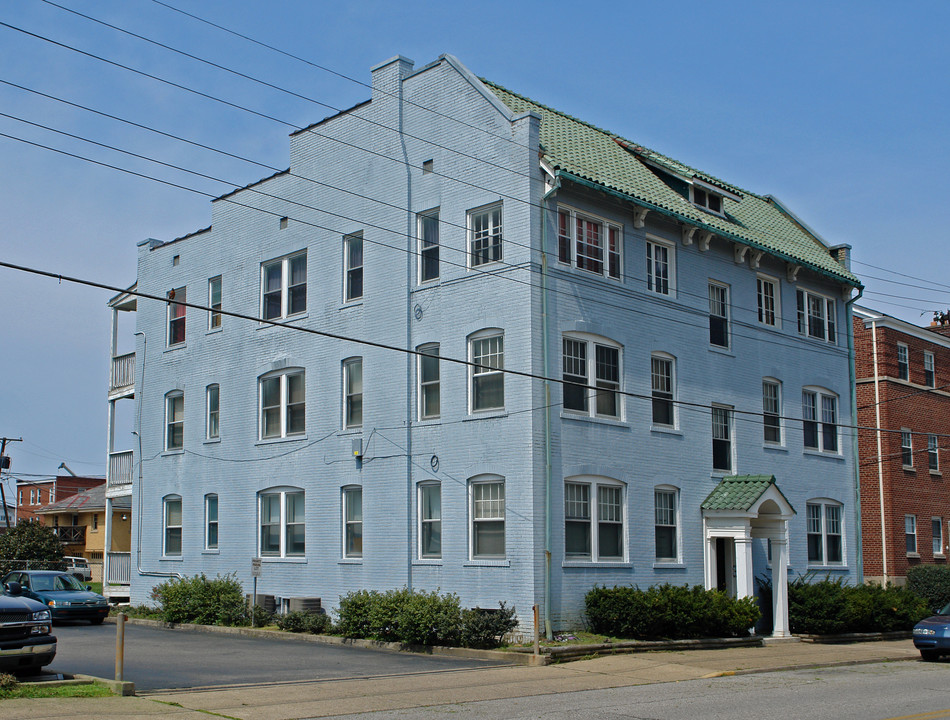 105 Bradford St in Charleston, WV - Foto de edificio