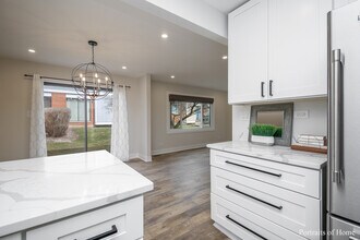 1623 Southampton Ct in Wheaton, IL - Building Photo - Building Photo