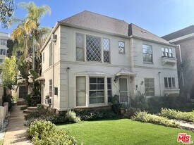 442 N Palm Dr in Beverly Hills, CA - Building Photo
