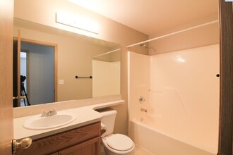 8204 Langara Dr in Pasco, WA - Building Photo - Building Photo