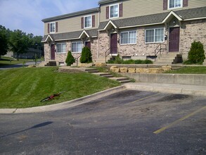 Blue Valley Court Townhomes in Kansas City, MO - Building Photo - Building Photo