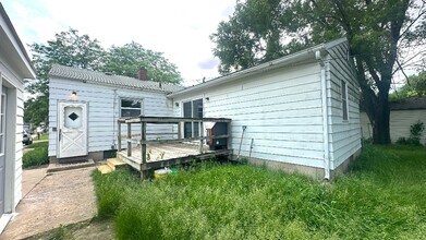 302 1st St in Waterloo, IA - Building Photo - Building Photo