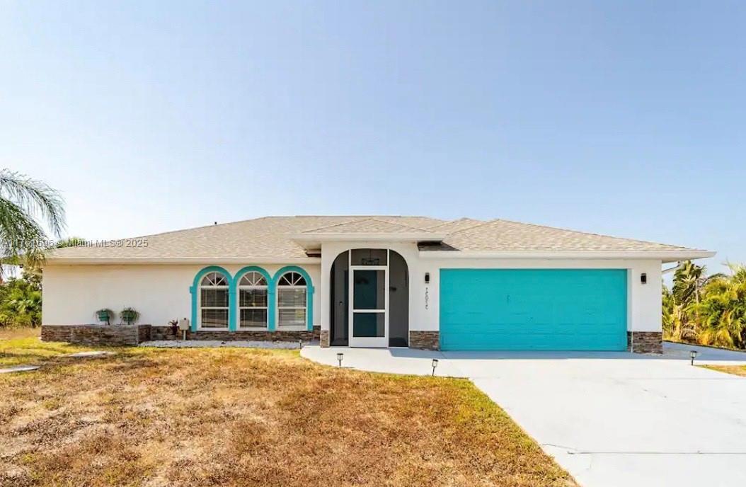 15073 Ingraham Blvd in Port Charlotte, FL - Foto de edificio