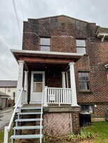 301 Carnegie Ct in Toronto, OH - Building Photo