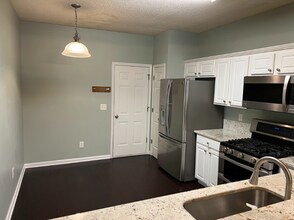 13217 Marrywood Ct in Alpharetta, GA - Foto de edificio - Building Photo