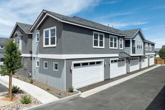 Roseview Townhomes in Carson City, NV - Foto de edificio - Building Photo