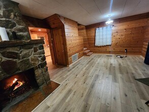 26251 Alpine Ln in Lake Arrowhead, CA - Building Photo - Building Photo