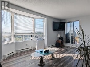 333 Commissioners Rd W in London, ON - Building Photo - Building Photo