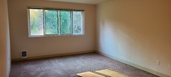 1625 Kent Des Moines Rd in Des Moines, WA - Building Photo