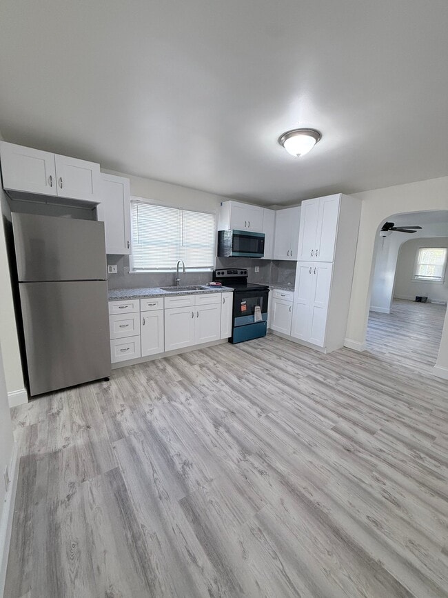 property at 211 Oakwood Ave