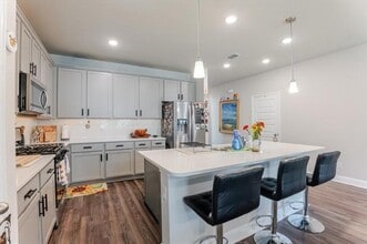 8225 Manx Pt in Godley, TX - Building Photo - Building Photo