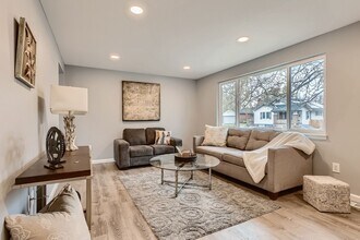4445 S Delaware St in Englewood, CO - Foto de edificio - Building Photo