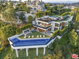 1033 Somera Rd in Los Angeles, CA - Building Photo