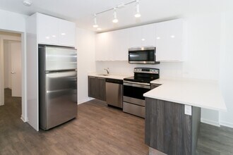 940 W Winona St in Chicago, IL - Building Photo - Building Photo