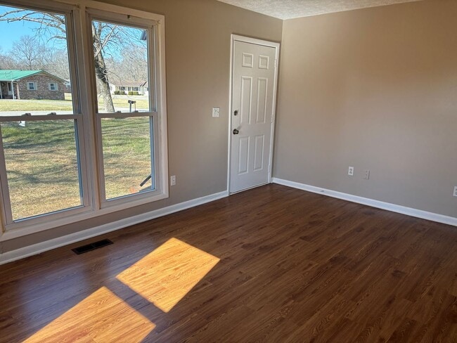 208 Colwell Ln in Manchester, TN - Building Photo - Building Photo