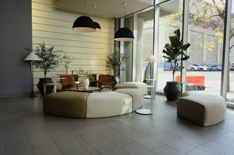 235 W Van Buren St in Chicago, IL - Building Photo - Building Photo