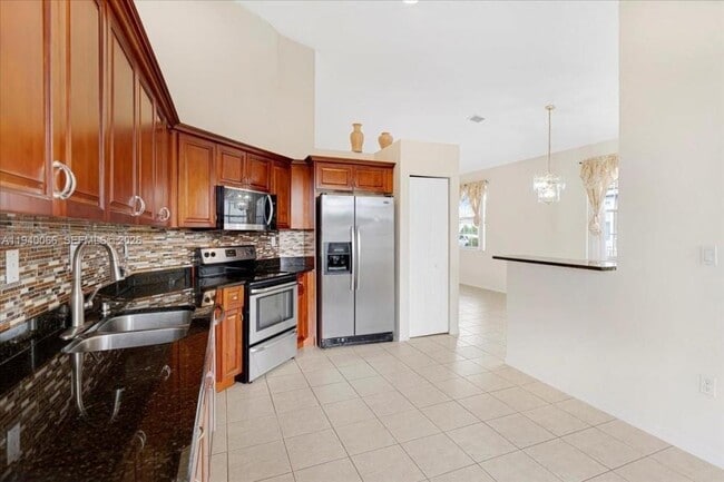 property at 7620 S Aragon Blvd