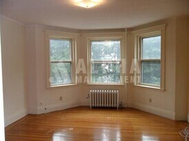 18 Euston St in Brookline, MA - Building Photo