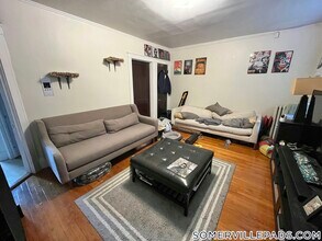 157 Summer St, Unit 5R in Somerville, MA - Building Photo - Building Photo