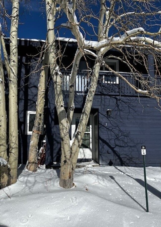 property at 250 Cove Blvd