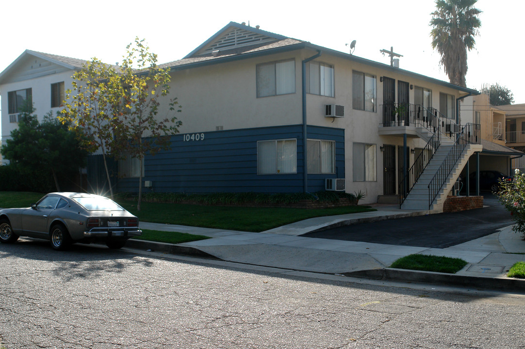 10409 Parr Ave in Sunland, CA - Building Photo