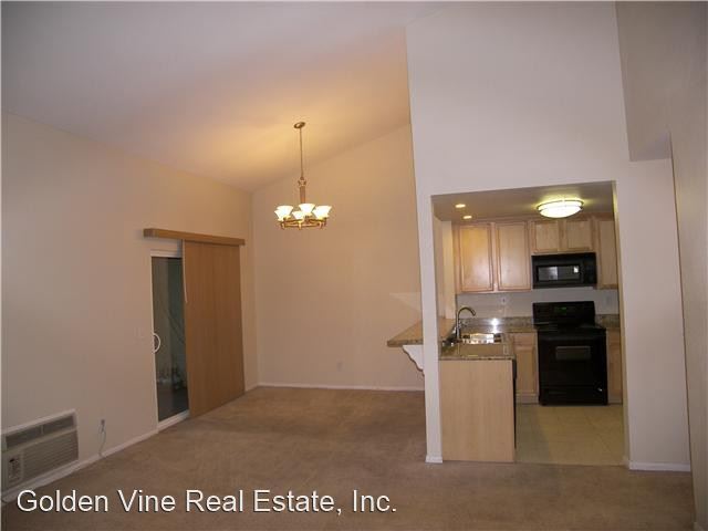 4013 Oakcrest Dr-Unit -#8 in San Diego, CA - Building Photo - Building Photo