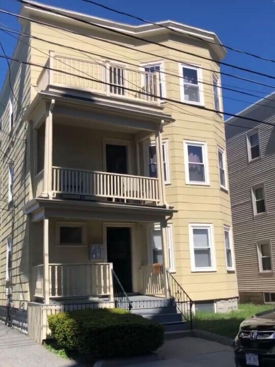 110 Line St in Somerville, MA - Building Photo
