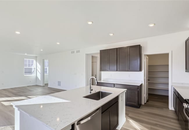 16052 E 111th Cir in Commerce City, CO - Building Photo - Building Photo