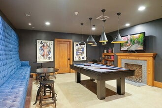 Gas Company Lofts in Los Angeles, CA - Foto de edificio - Building Photo