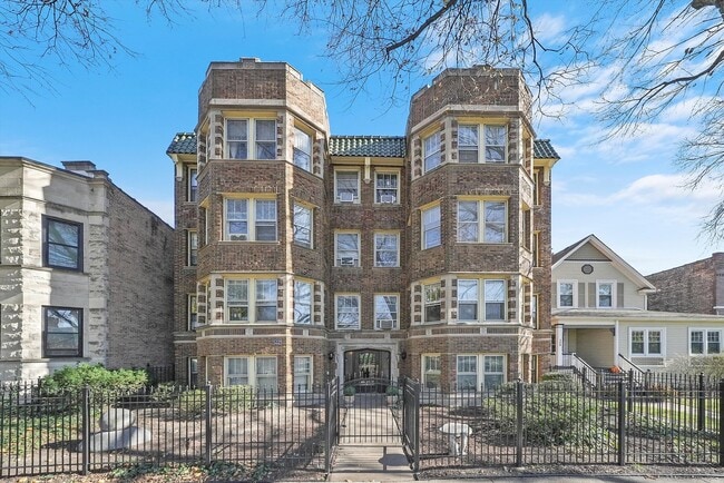 property at 306 S Kenilworth Ave