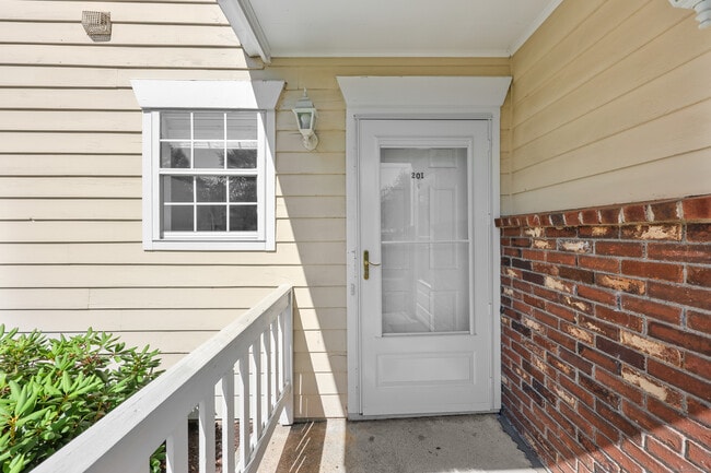 20 Janet Cir in Bridgeport, CT - Building Photo - Building Photo