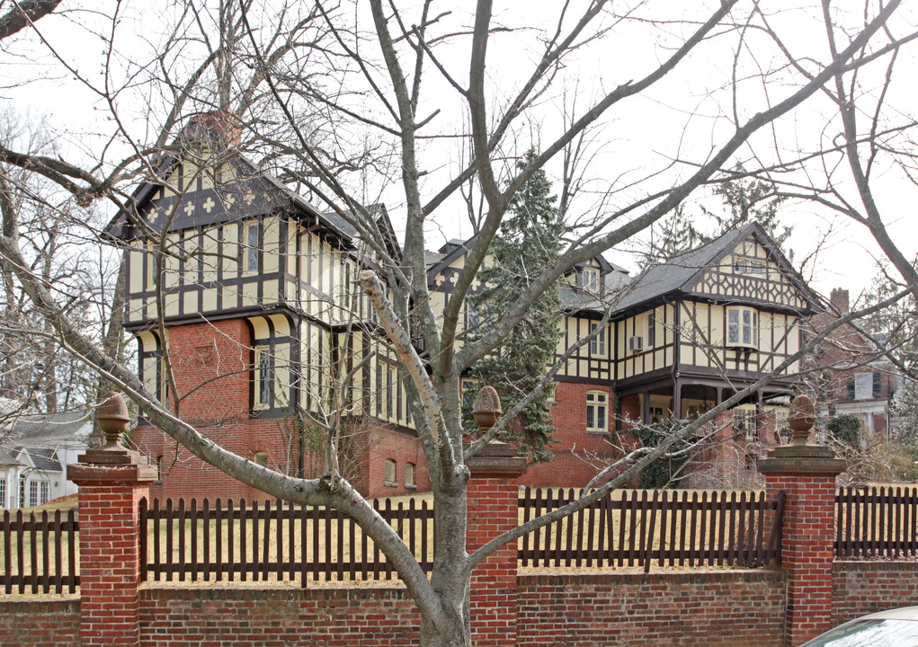 10 Club Rd in Baltimore, MD - Foto de edificio