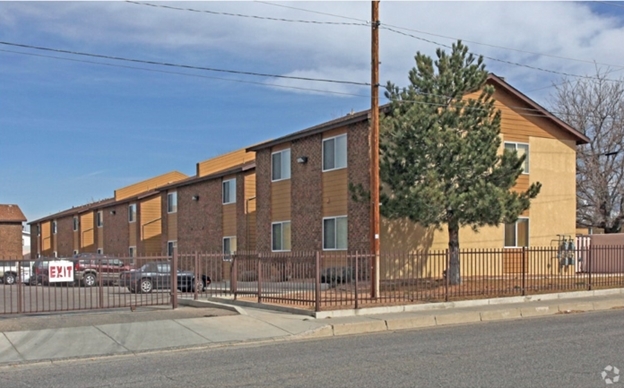 Valencia Park in Albuquerque, NM - Building Photo