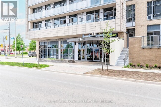 1940 Ironstone Dr in Burlington, ON - Building Photo - Building Photo