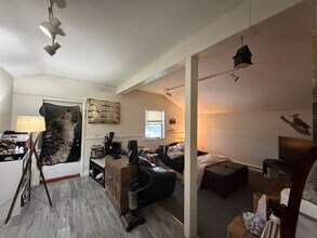 748 Calef, 3 in Barrington, NH - Foto de edificio - Building Photo