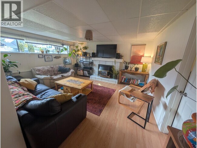 2246 Fraser Ave in Port Coquitlam, BC - Building Photo - Building Photo