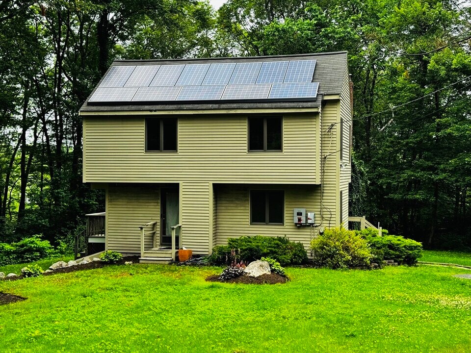 6 Lincoln St in Hopkinton, MA - Building Photo