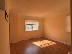 26138 Yale St in Inkster, MI - Building Photo - Building Photo