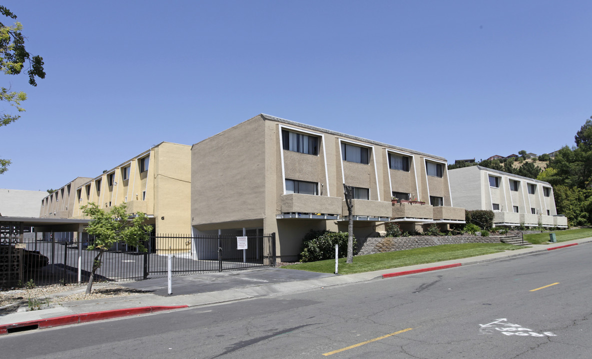 Regency Townhouses in Vallejo, CA - Foto de edificio