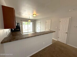8008 Banister Loop in Jacksonville, NC - Building Photo - Building Photo