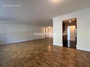 200 E 71st St in New York, NY - Building Photo - Building Photo