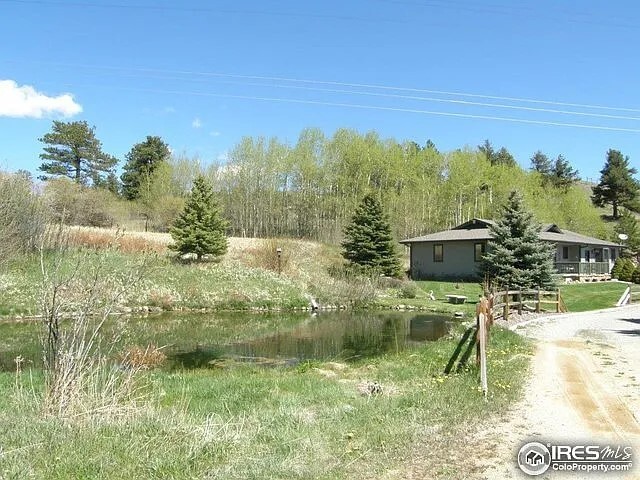 3962 Sugarloaf Rd in Boulder, CO - Building Photo