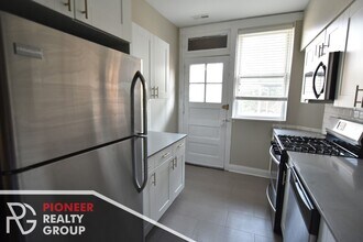 706 W Buckingham Pl, Unit 700 West Grace 710-2 in Chicago, IL - Building Photo - Building Photo