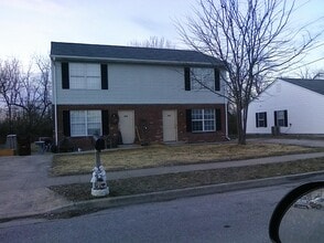 100 Wabarto Way in Nicholasville, KY - Building Photo - Building Photo