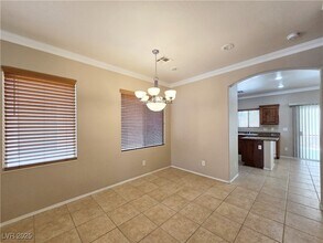 5431 W Hasley Canyon Ave in Las Vegas, NV - Building Photo - Building Photo