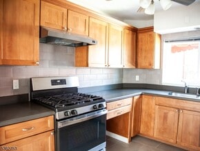 152 Belleville Ave in Bloomfield, NJ - Building Photo - Building Photo